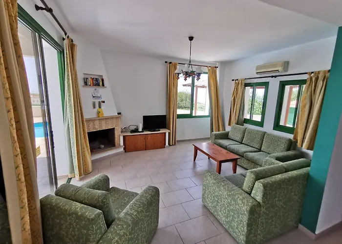 Vaggelis Vila *